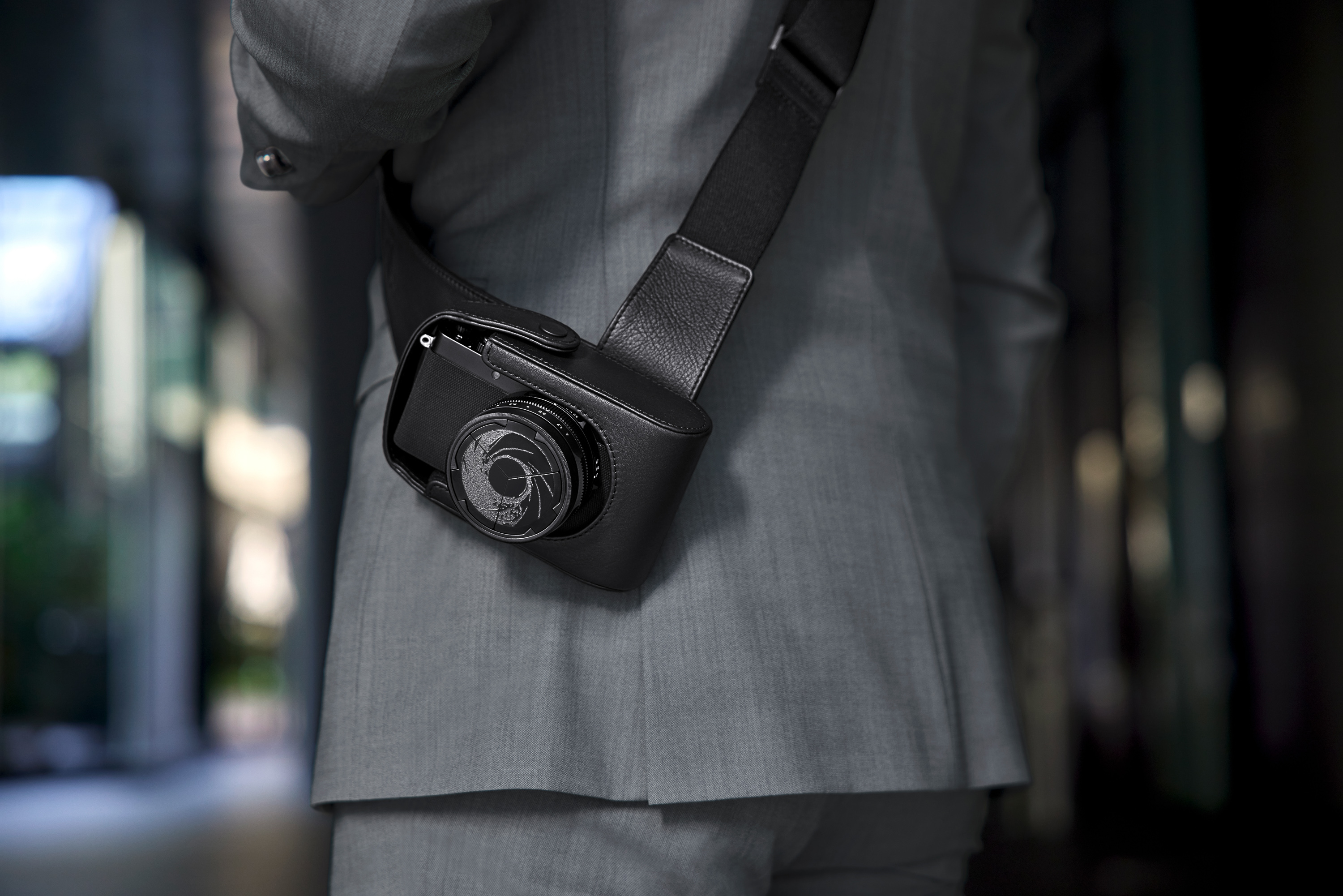 My Under $300 Leica D-Lux 7 007 James Bond Alternative THAT NO ONE