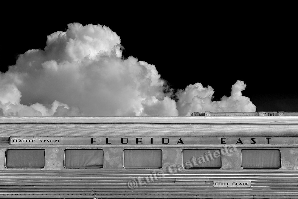 bw-984-d10046-old-railroad-wagon